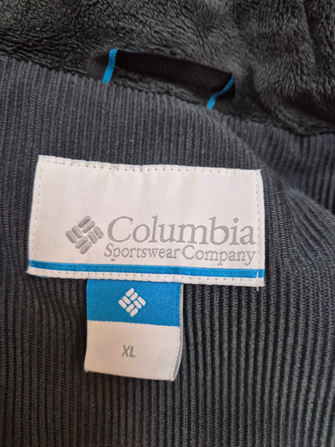 컬럼비아 패딩 점퍼 XL사이즈 판매합니다. 충전재는 깃털 80%, 폴리에 상품이미지3