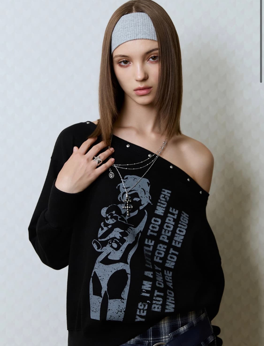 러브이즈트루 GT ONE SHOULDER SWEATSHIRT(BLACK) 상품이미지1