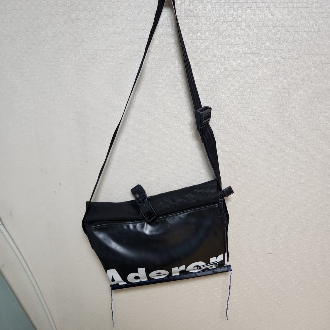 아더에러 트레이스 롤 백 크로스백 메신저백 가방 상품이미지2