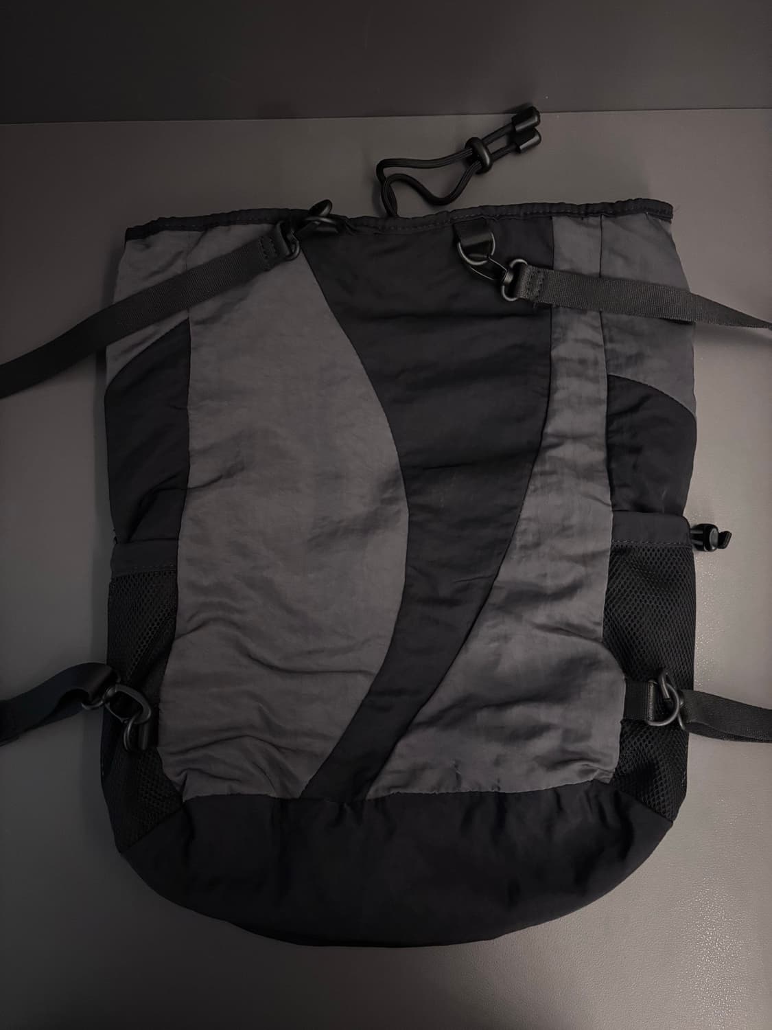 노매뉴얼 C.B 스트링 백 차콜 상품이미지3