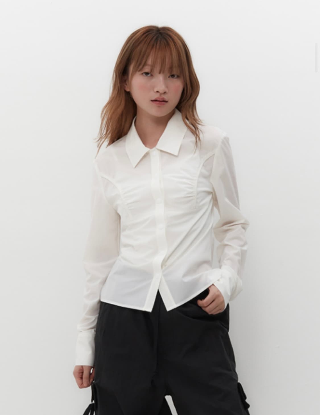 (택O새상품) 뚜오미오 SHIRRED SLIM FIT SHIRT Whit 상품이미지2