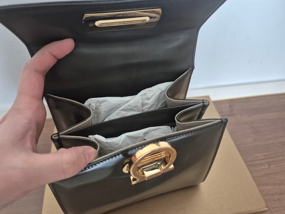 페레가모 켈리백 상품이미지6