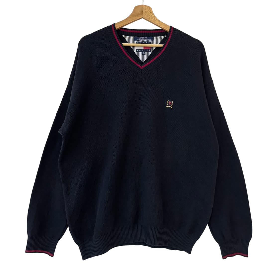 타미힐피거 90s 월계수 로고 브이넥 니트 네이비 상품이미지1