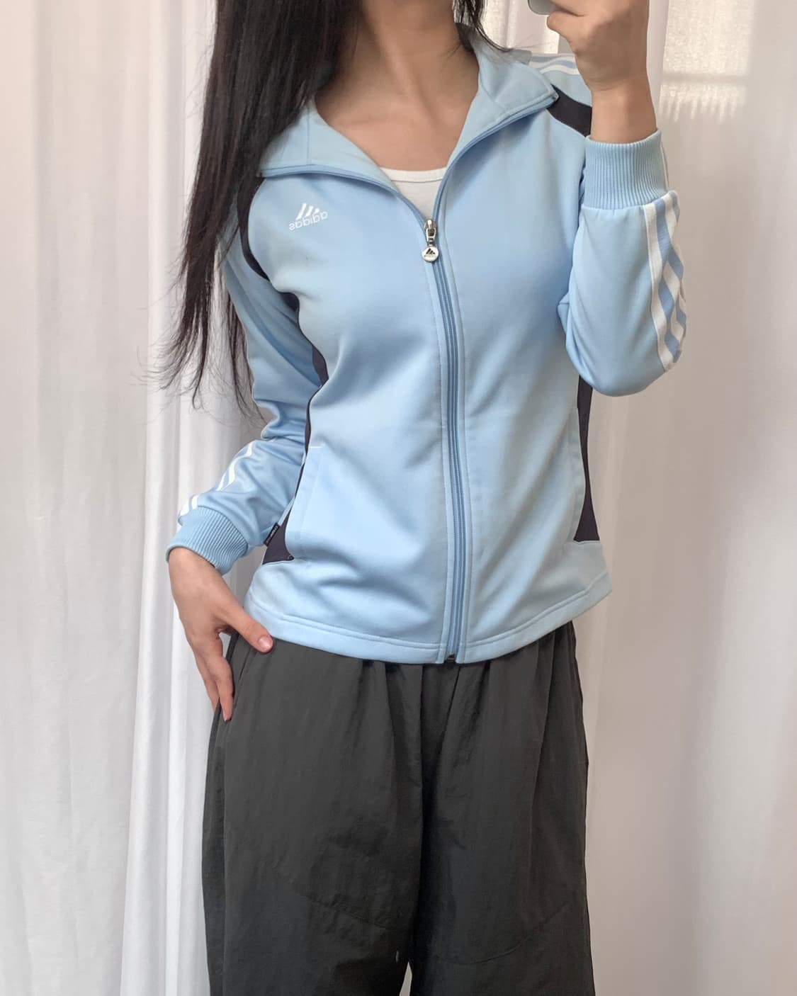 Adidas 아디다스 오리지널로고 베이비블루 우먼 세미크롭 트랙탑  상품이미지6