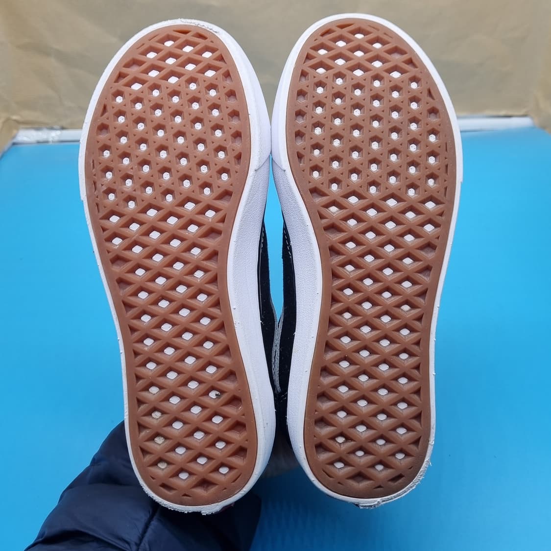 반스 컴피쿠시 블랙 스니커즈225 상품이미지3