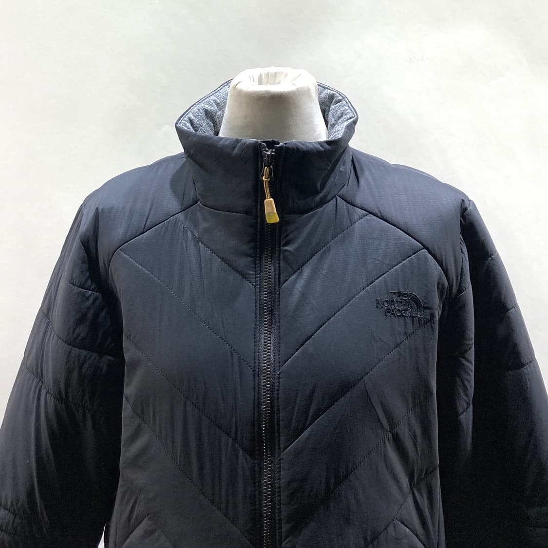 노스페이스 여성 경량패딩 블랙 95 상품이미지2