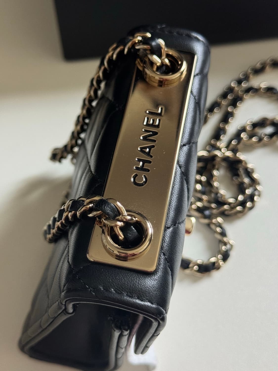 chanel 샤넬 트렌디cc 미니백 골드 상품이미지3