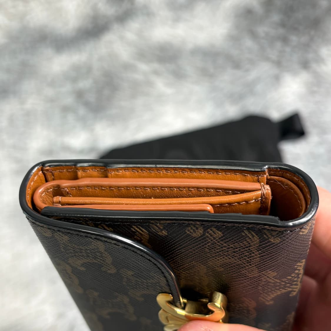 셀린느 트리옹프 반지갑 상품이미지3