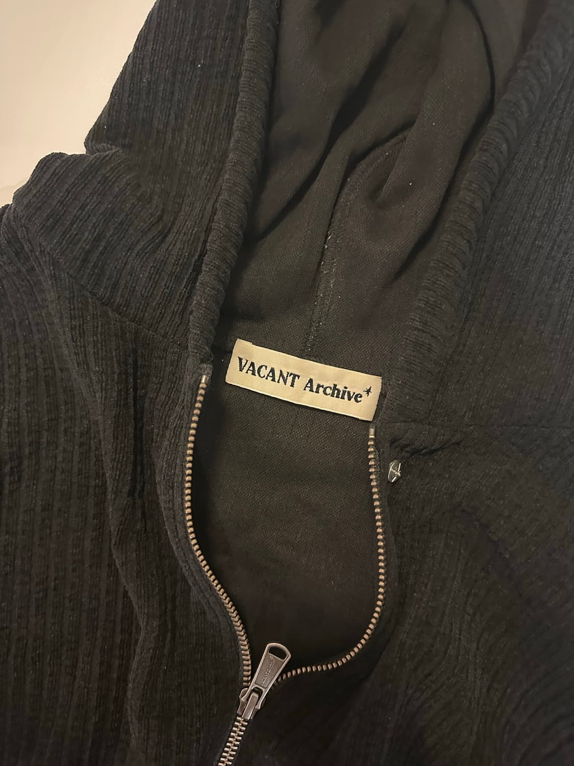 [L]베이컨트 아카이브 모로 립 후드 집업 블랙 상품이미지3