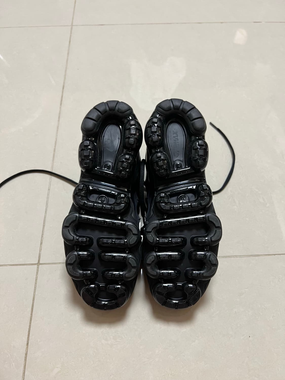 나이키 베이퍼맥스 트리플블랙 250 새제품 상품이미지9