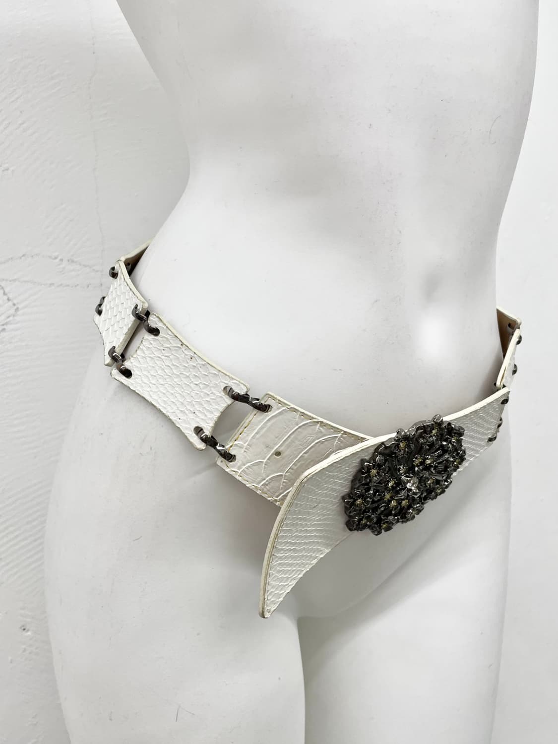 화이트페어리 큐빅 절개 와이드 벨트 상품이미지2