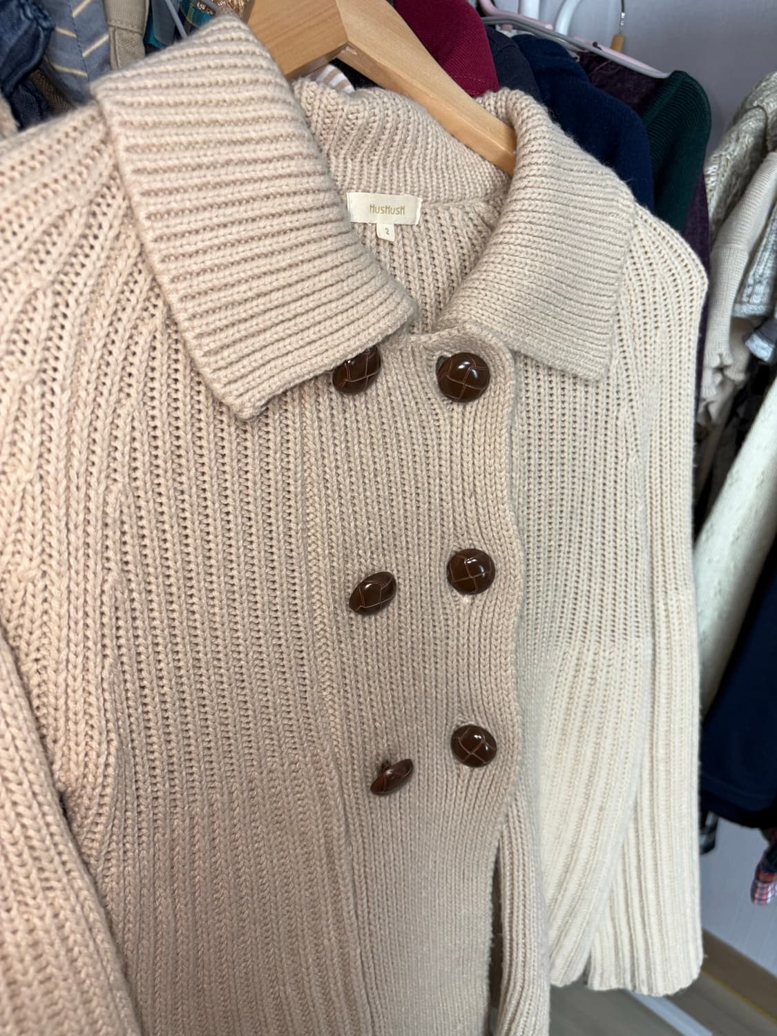 베이지 우드단추 니트 가디건 상품이미지10