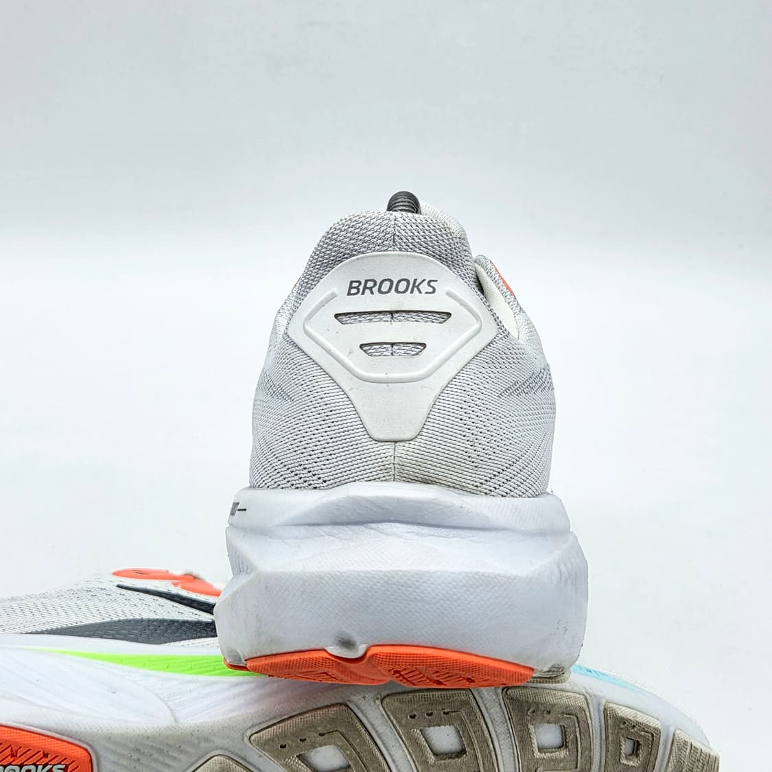 브룩스 고스트 17 화이트 (280 D) 상품이미지2