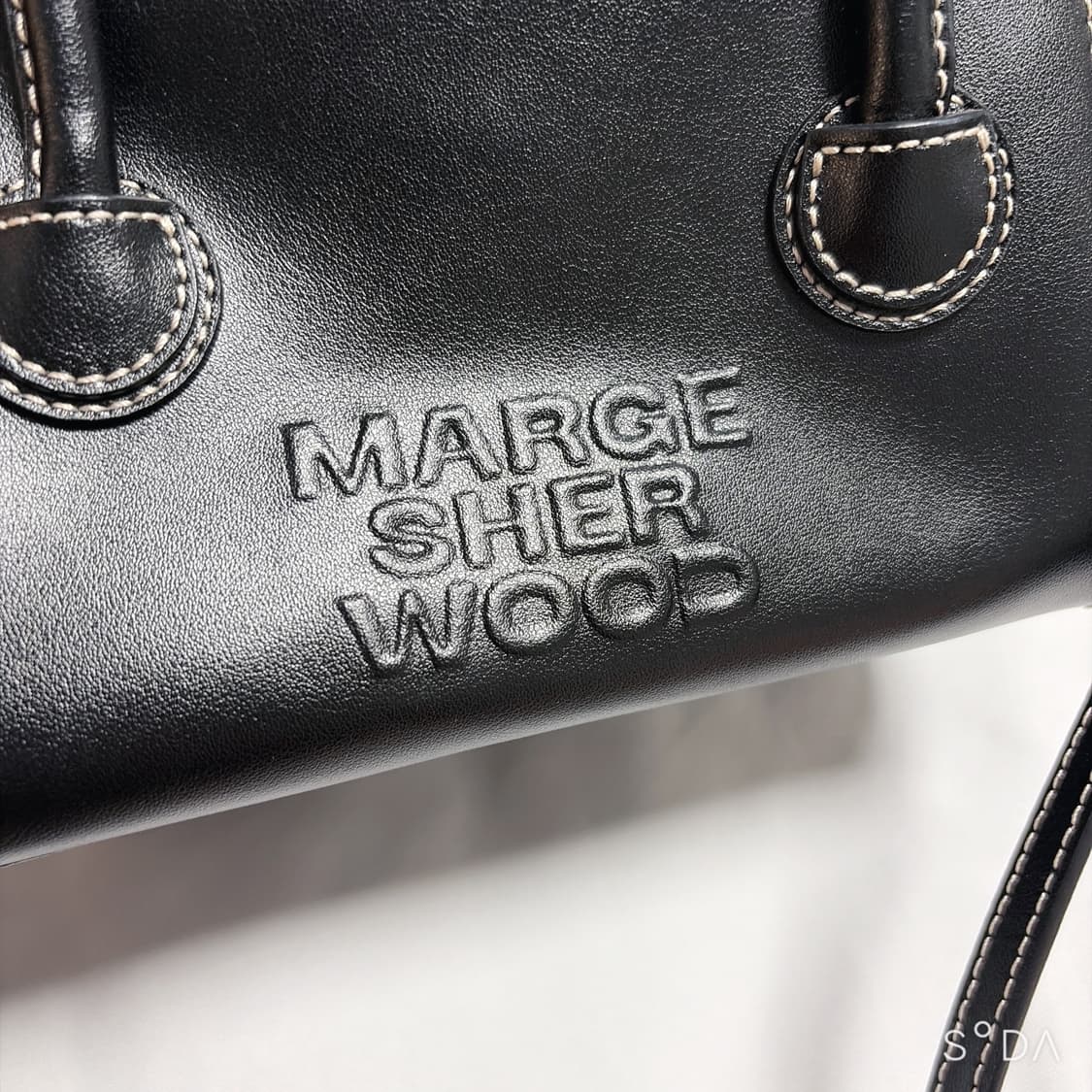 MARGE SHERWOOD 마지셔우드 소프트 미니 토트백 블랙 상품이미지5