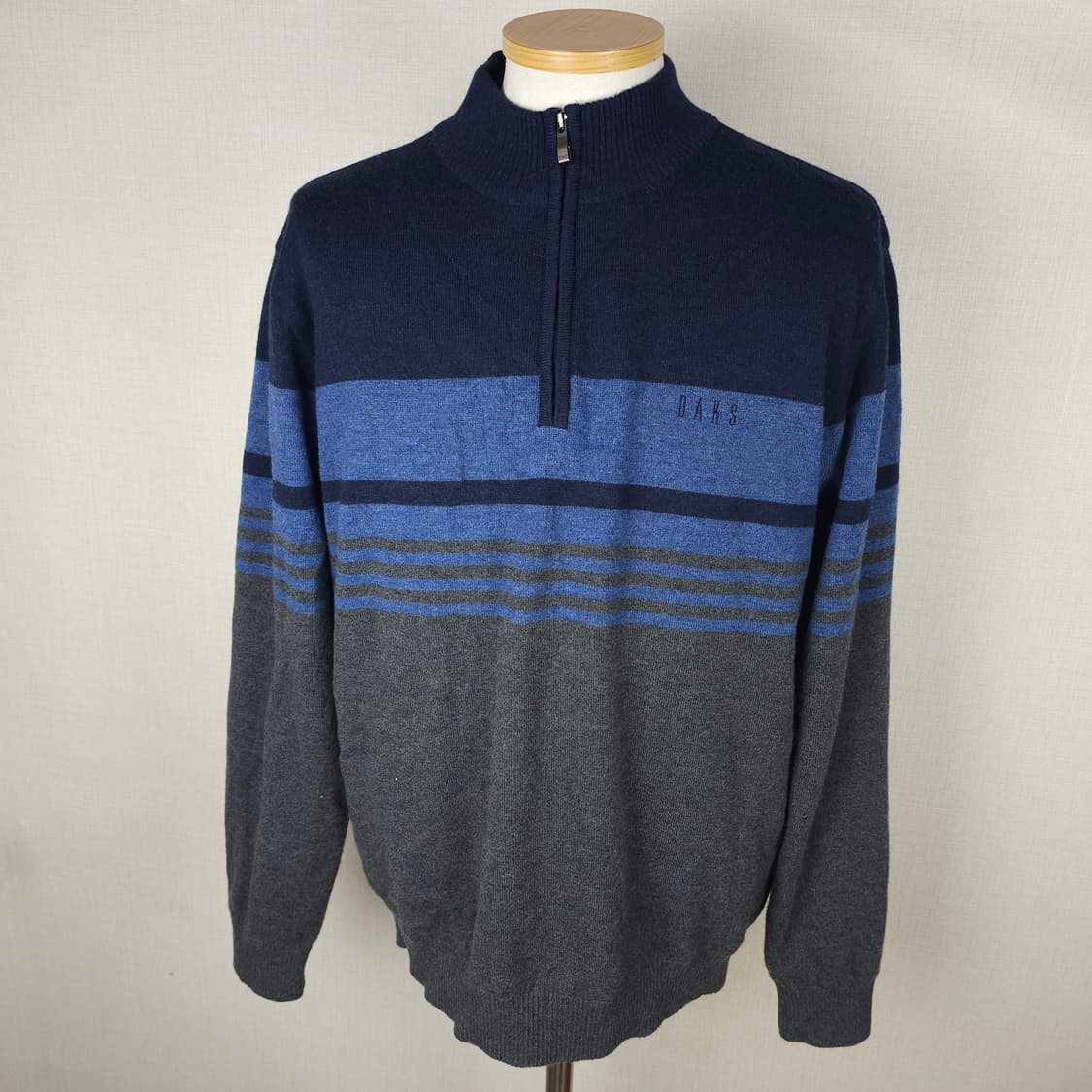 닥스 방풍 반집업니트티 남자105사이즈  상품이미지1