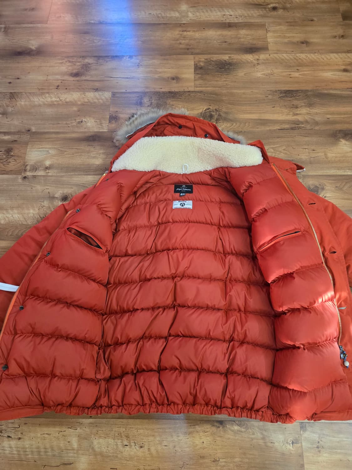 나이젤카본 에베레스트 패딩판매합니다 상품이미지2