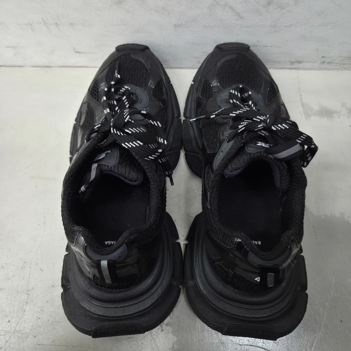 발렌시아가 3xl 올블랙 44사이즈 상품이미지4