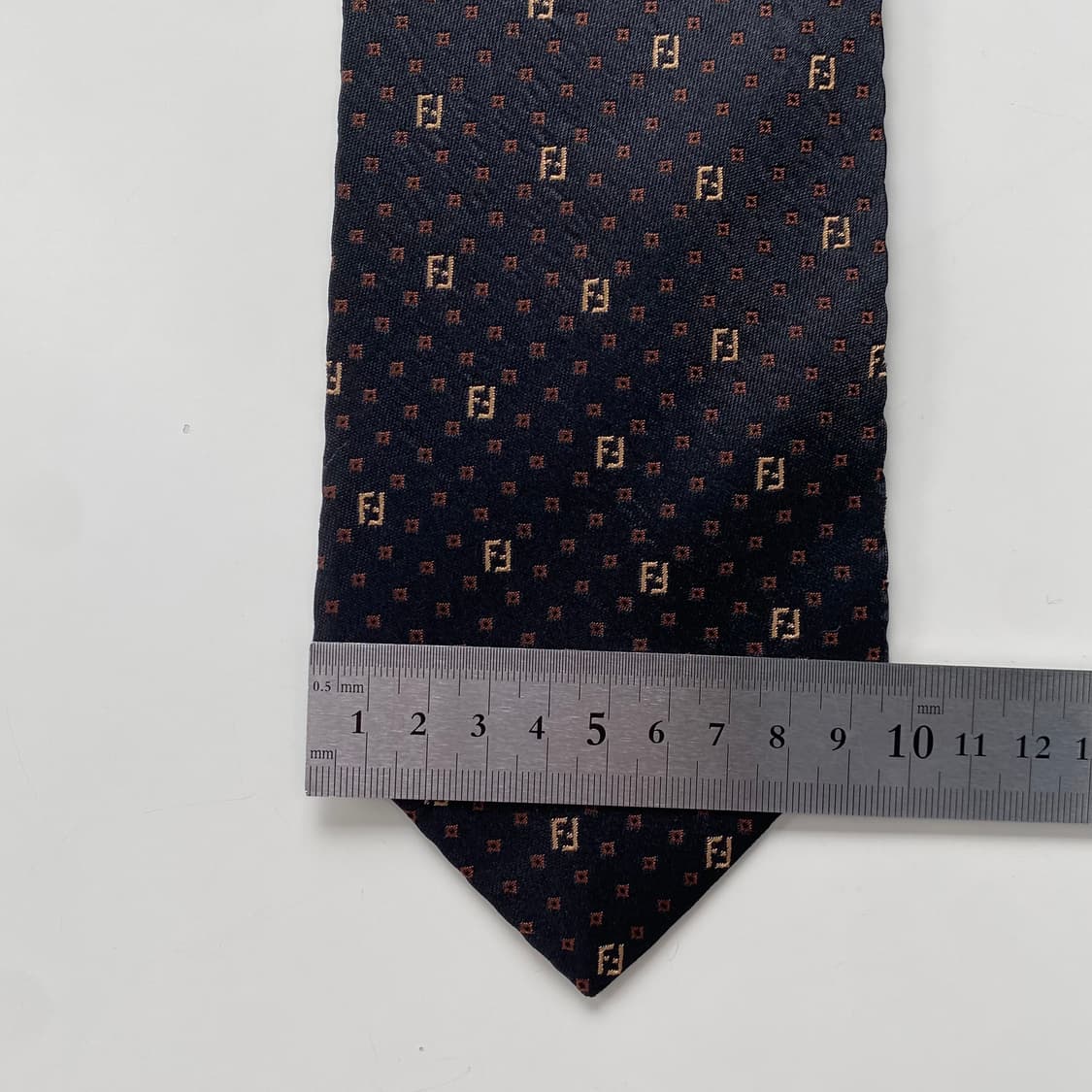 펜디 (FENDI) 모노그램 명품 정품 넥타이 상품이미지8