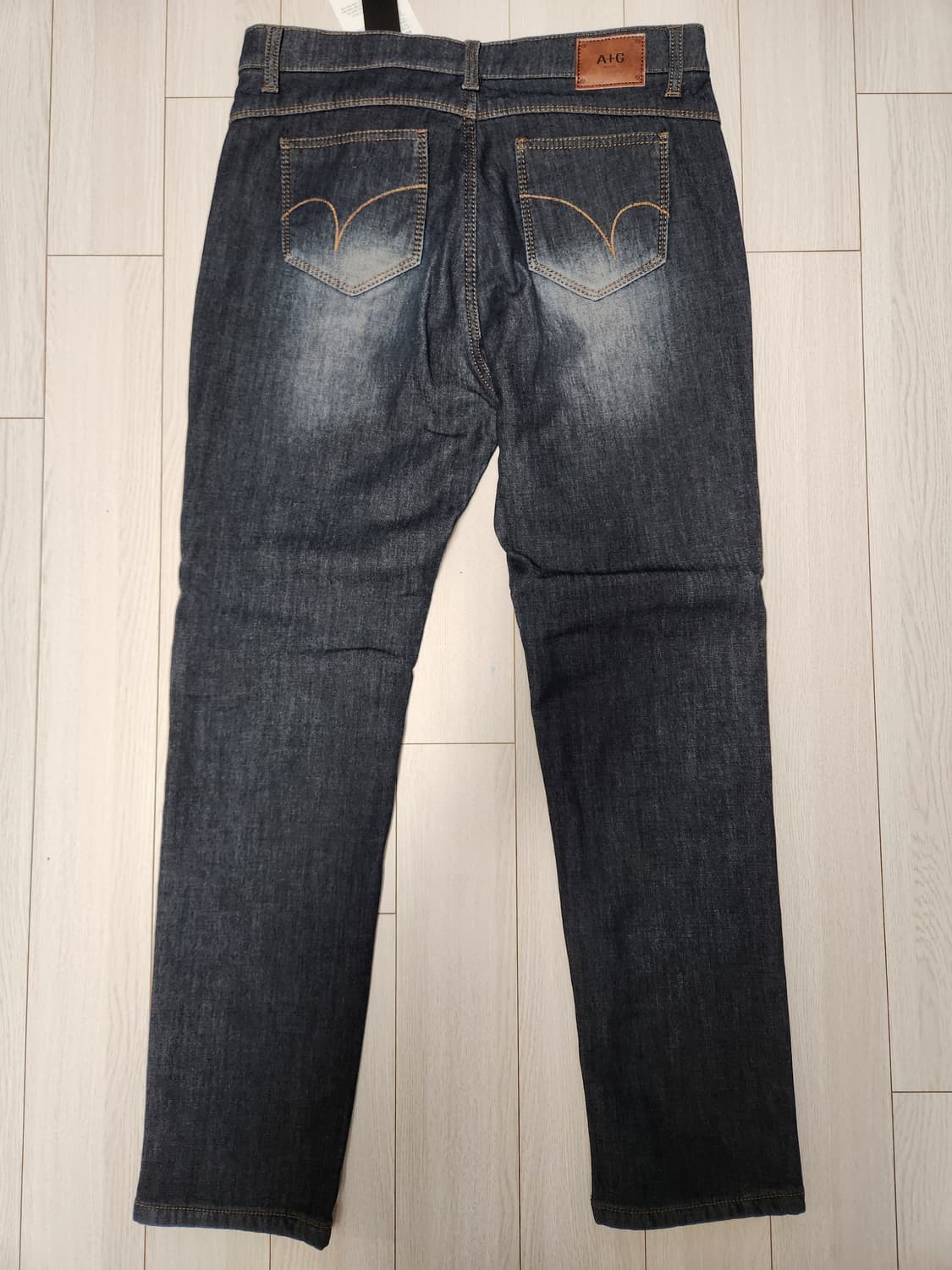 A+G 기모 데님 바지 사이즈29

허리 약37~38cm
총장 약94~9 상품이미지2