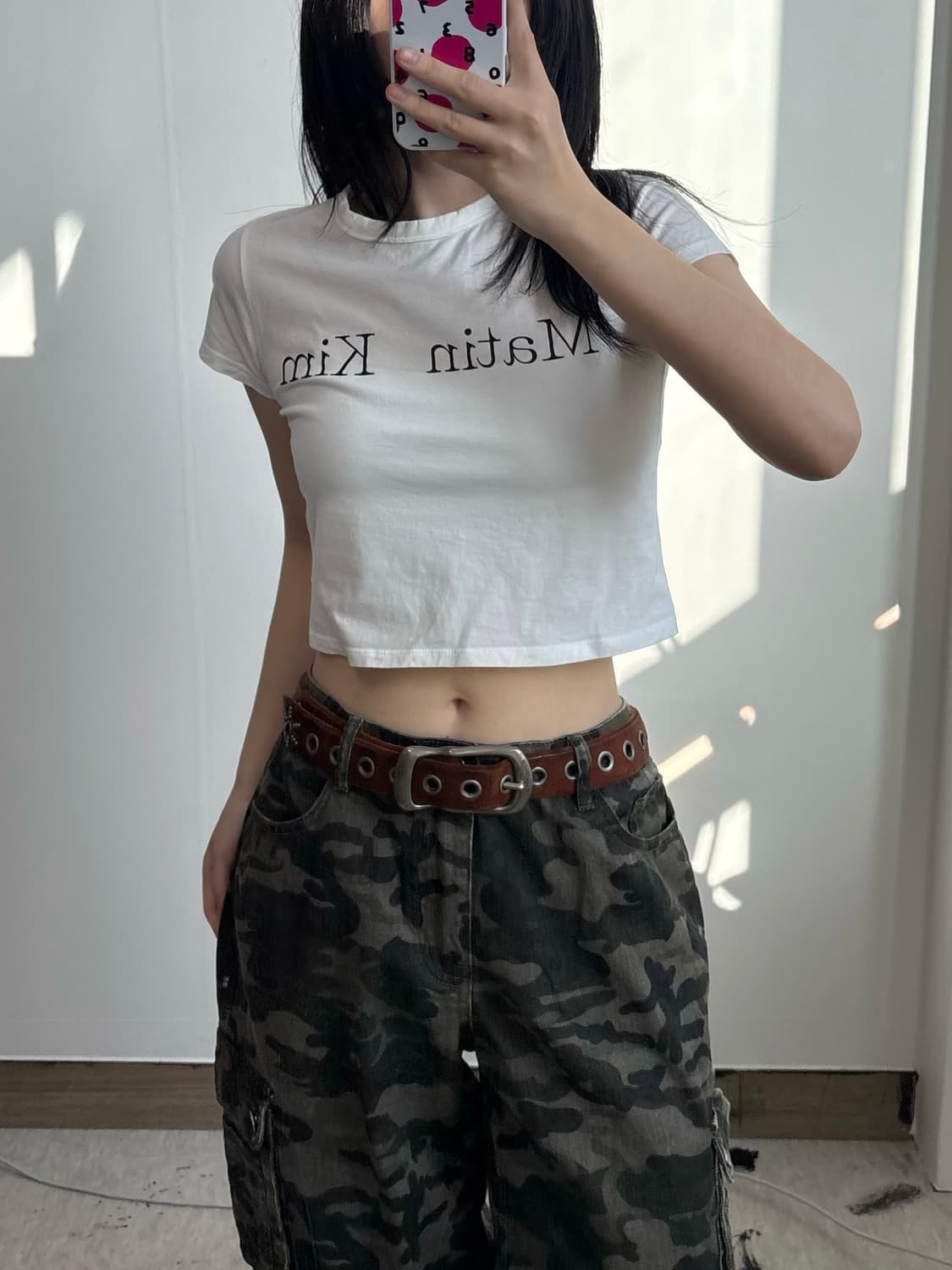 마땡킴 화이트 크롭 반팔 티셔츠 상품이미지1