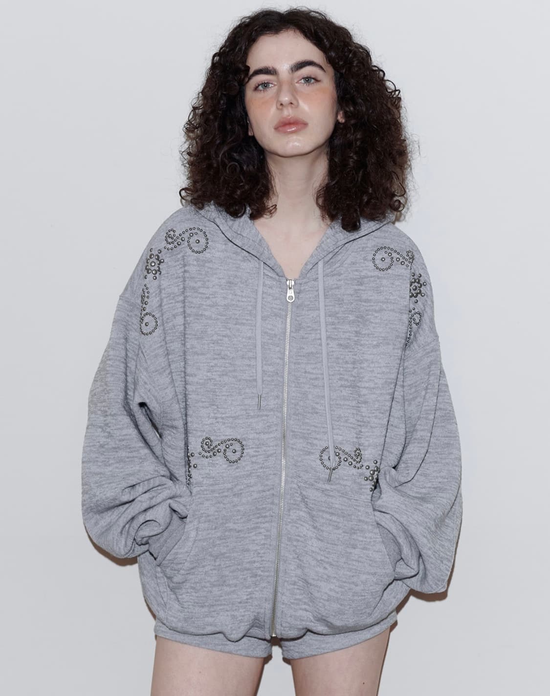 폴리수엠 스터드 후디 상품이미지1