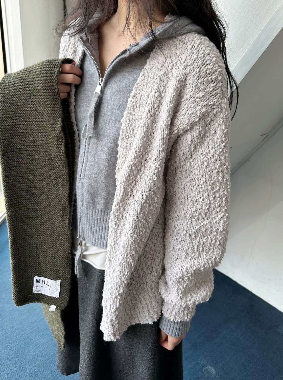 Boucle design cloudy touch knit cardigan 상품이미지7