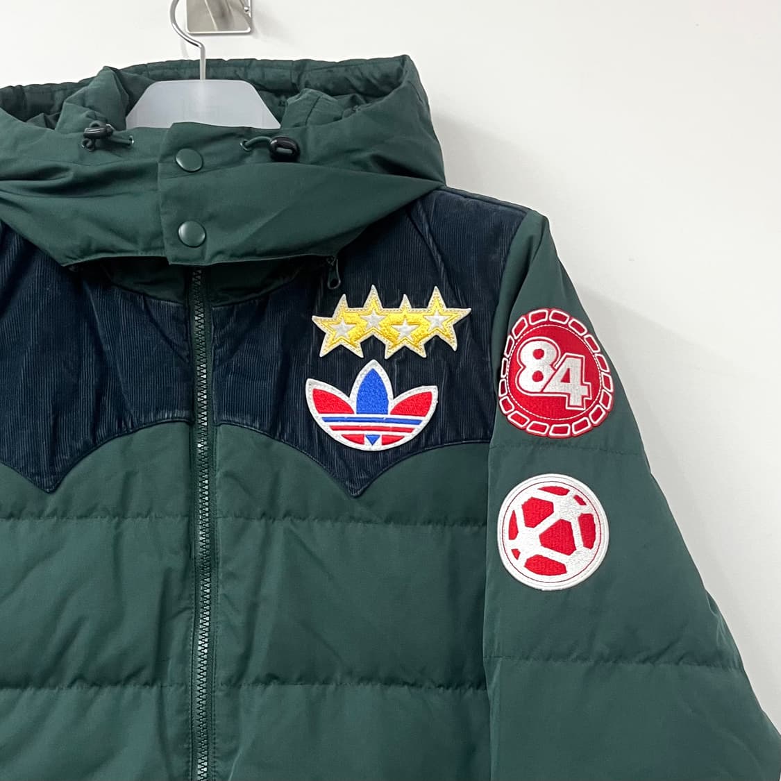 아디다스 파이어버드 패치 덕다운 딥그린 패딩 상품이미지4