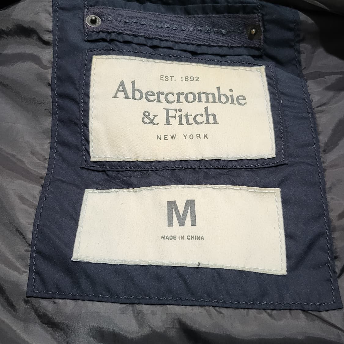 아베크롬비 올드스쿨 패딩 조끼 베스트 네이비 (M) 상품이미지5