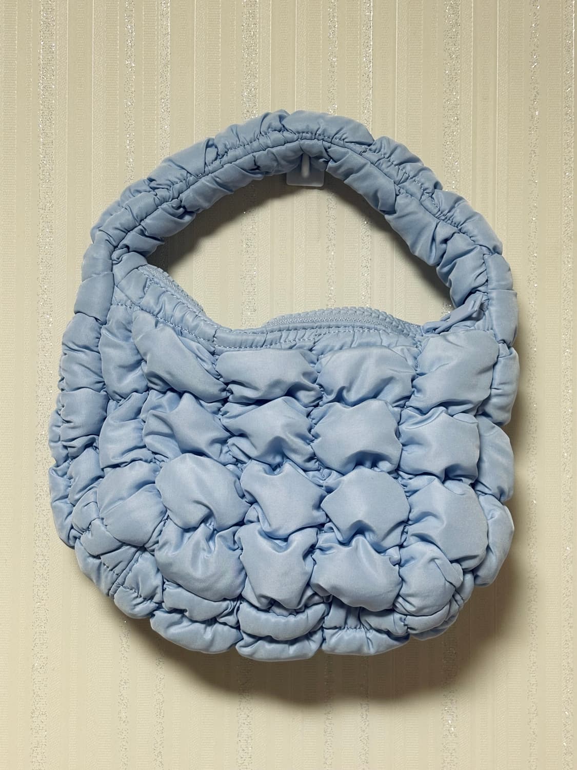 COS 퀼티드 마이크로백 라이트블루 상품이미지3