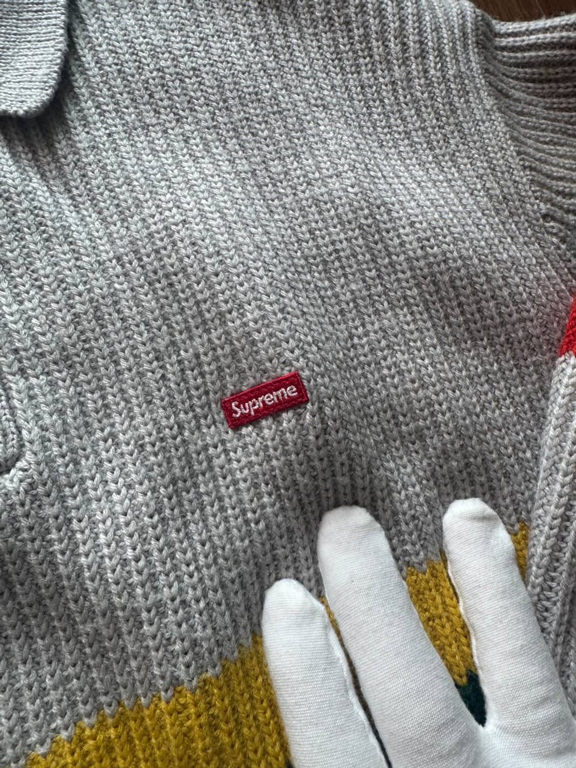 슈프림 스몰 박스 폴로 스웨터 그레이 -23FW 상품이미지3