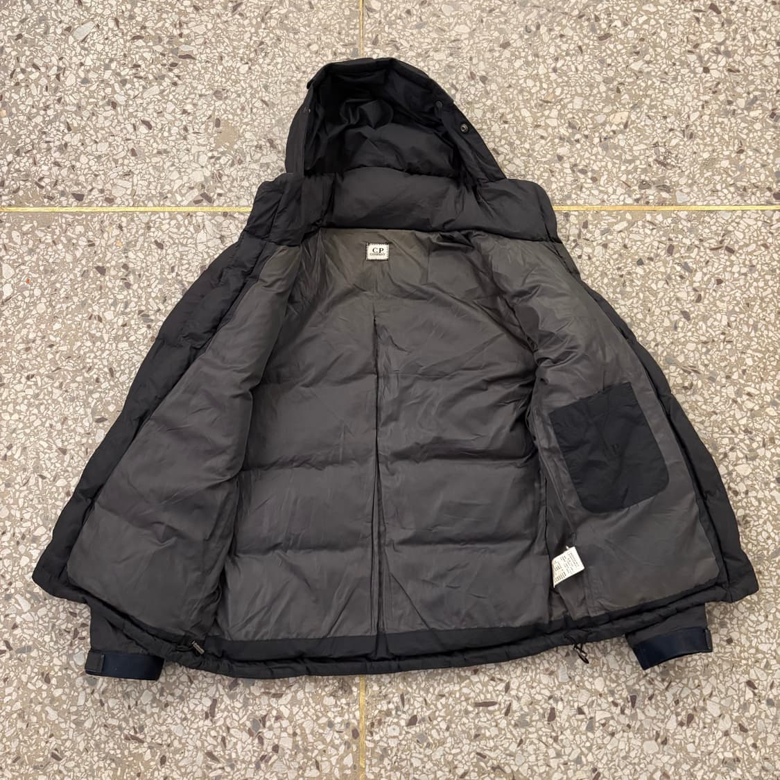 씨피컴퍼니 밀레밀리아 덕 다운 패디드 고글 자켓 상품이미지8