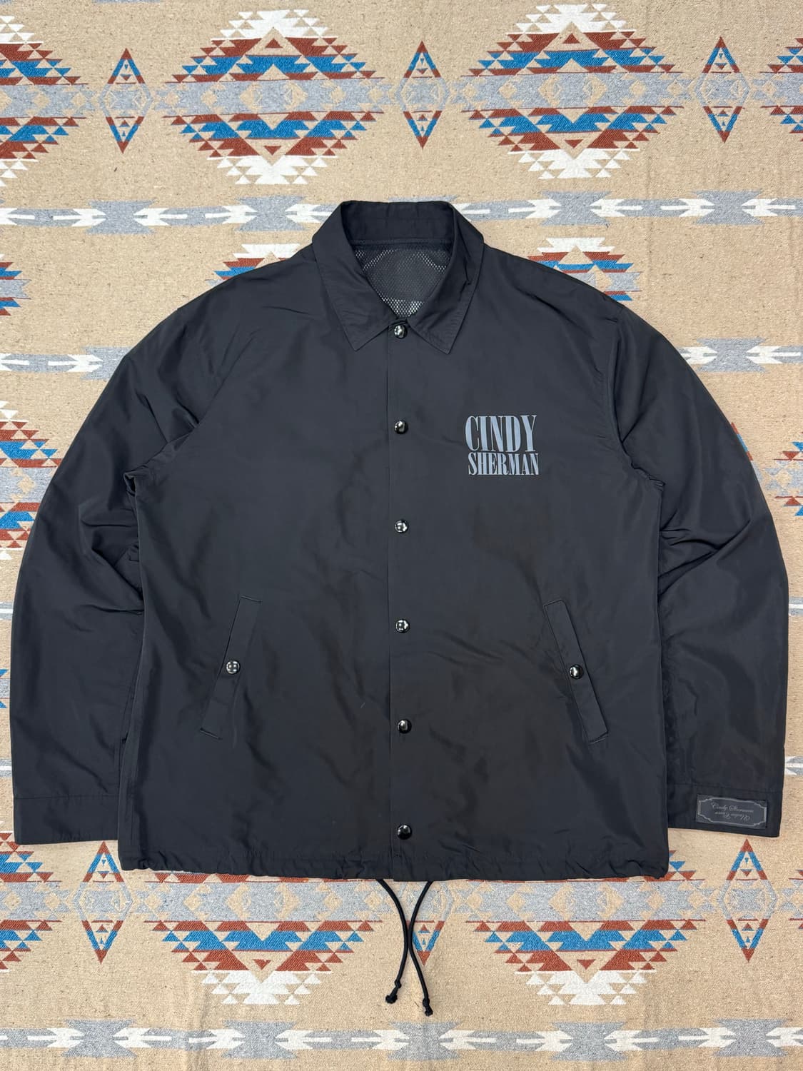 [3][L] 언더커버 신디셔먼 그래픽 프린트 코치자켓  상품이미지3