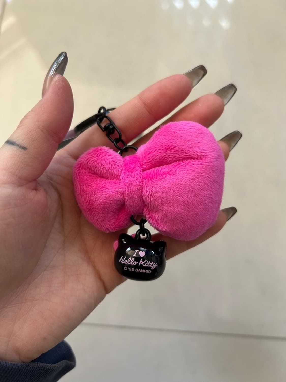 HELLO KITTY RIBBON KEYCHAIN 헬로 키티 리본 키체인 상품이미지2