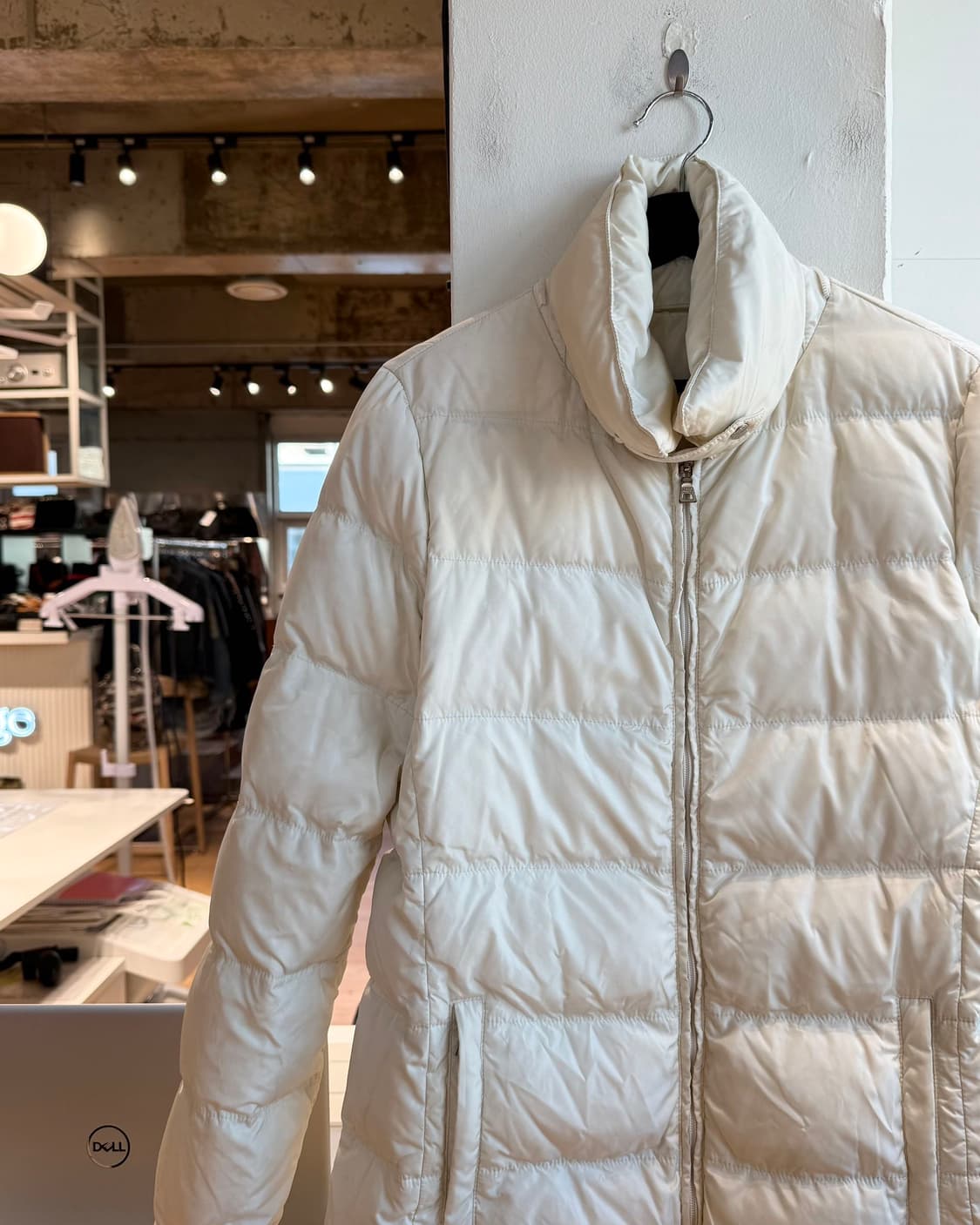 프라다 화이트 폭스 나일론 패딩 점퍼  상품이미지4