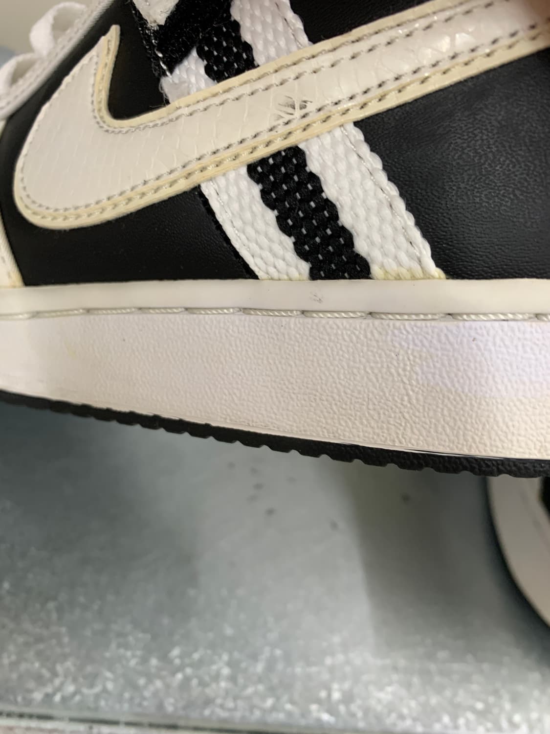 나이키 반달 로우 프리미엄 블랙화이트 270 상품이미지8