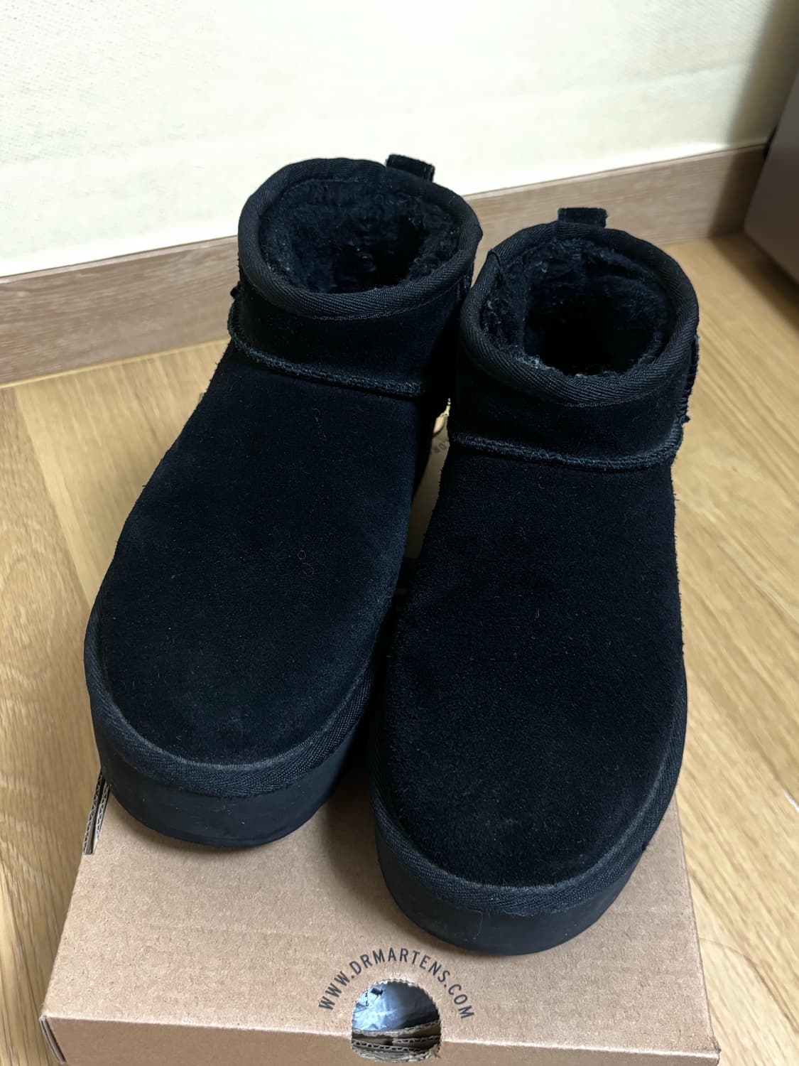 어그 울트라 미니 플랫폼 블랙 240 미국제품 상품이미지1