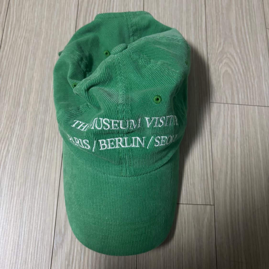 더뮤지엄비지터 PARIS/BERLIN/SEOUL 코듀로이 볼캡 상품이미지3