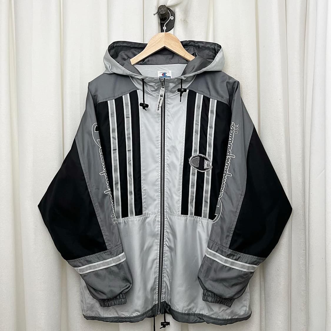 챔피온 아쿠메틱 컬러 배색 윈드브레이커 상품이미지1