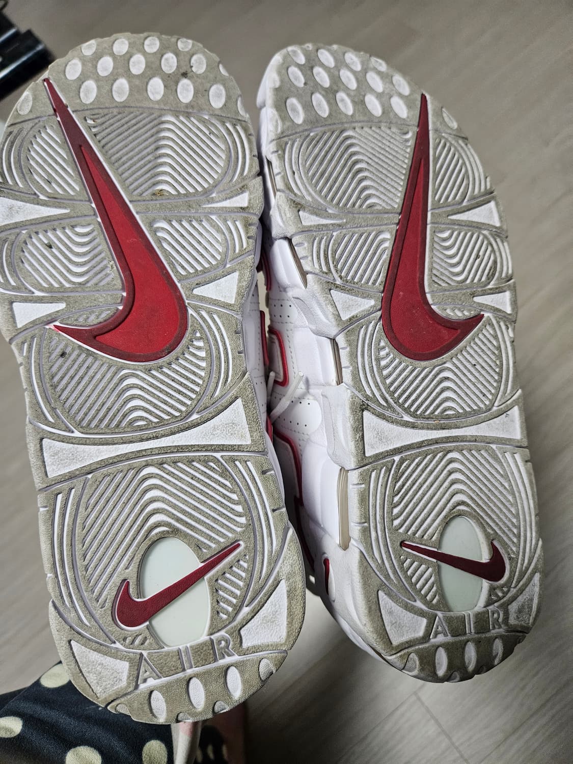 나이키 에어 모어 업템포 바시티레드 275mm 상품이미지7