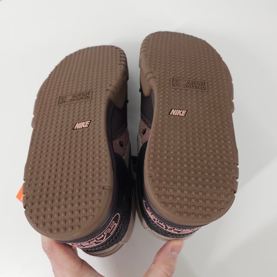 나이키 x 트래비스 스캇 에어트레이너 1 상품이미지6