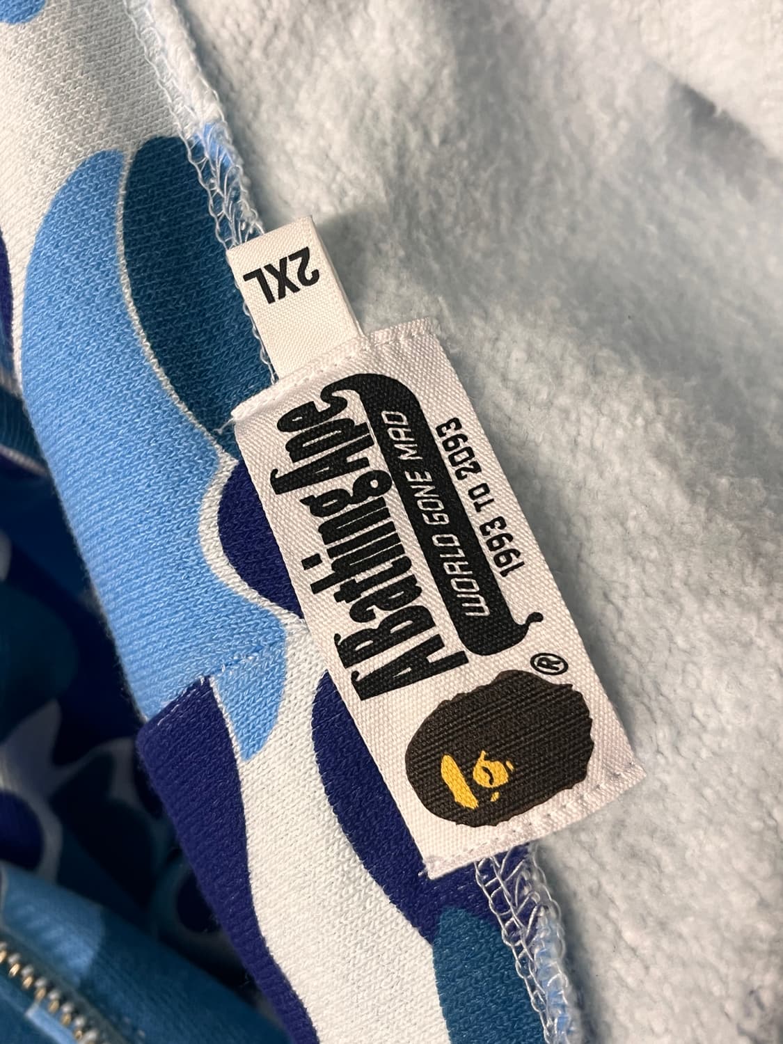 새상품급)베이프 abc카모 블루 청계 샤크 후드집업 상품이미지3