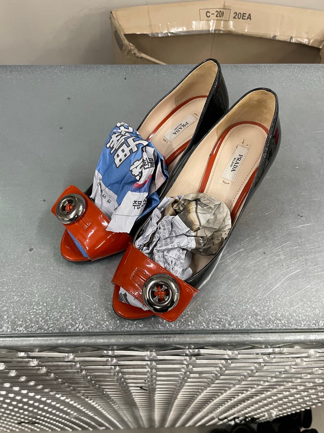 프라다 버클 힐 블랙 오렌지  37 상품이미지2