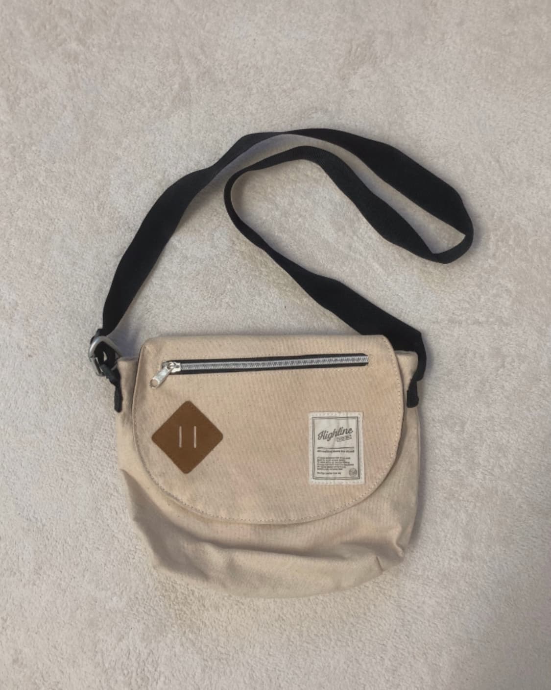 아이보리 크로스백 상품이미지1