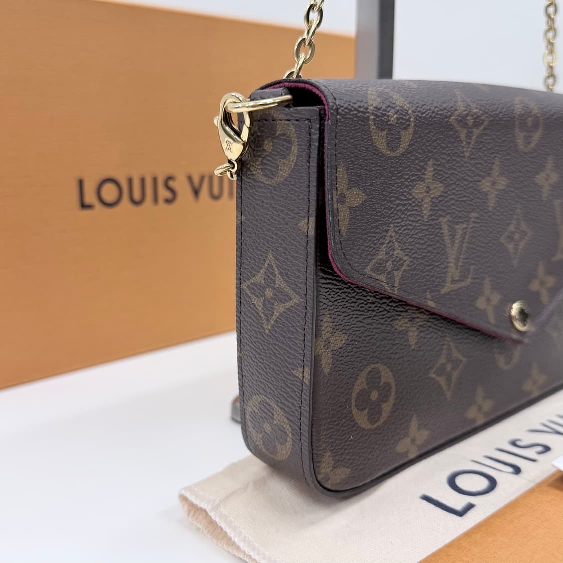 [S+급/OS] 루이비통 포쉐트 펠리시 모노그램 여성백 가방 상품이미지2