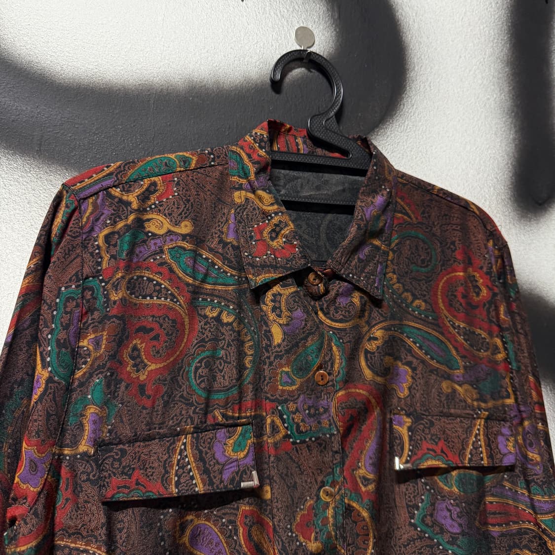 VTG 빈티지 메탈 탭 디테일 페이즐리 풀 패턴 에스닉 긴팔 셔츠 상품이미지3