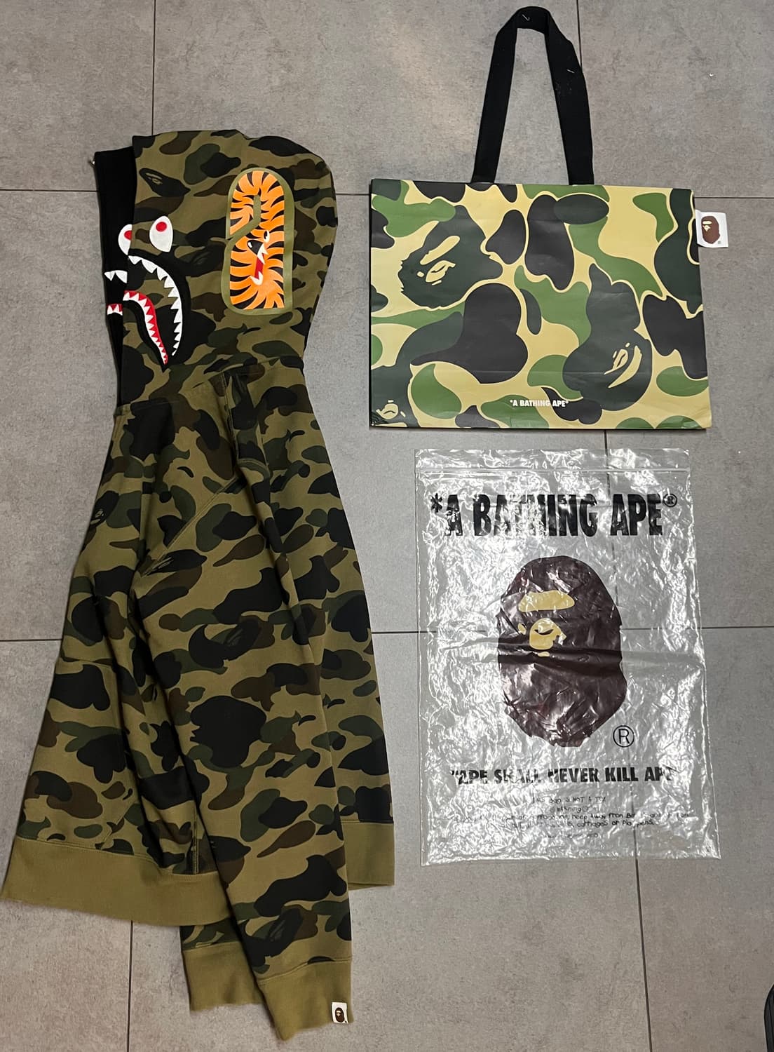 새상품급) 베이프 더블 후드 녹계 샤크 후드집업 상품이미지2