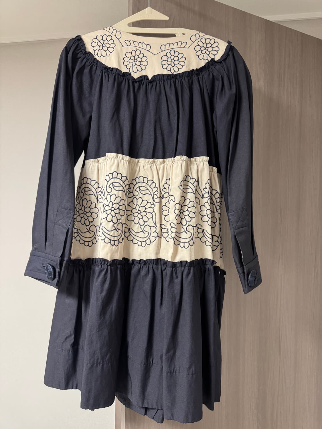 이태리브랜드 호루스 [Horus] 고풍스러운 꽃자수 배색 원피스 (상태 상품이미지2