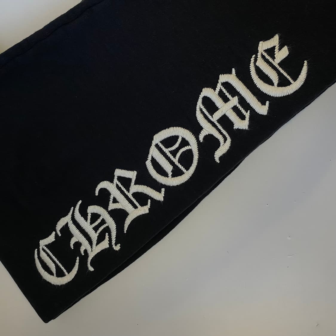 [L] 크롬하츠 슬로라이드 헤비 스웻팬츠 블랙 상품이미지4