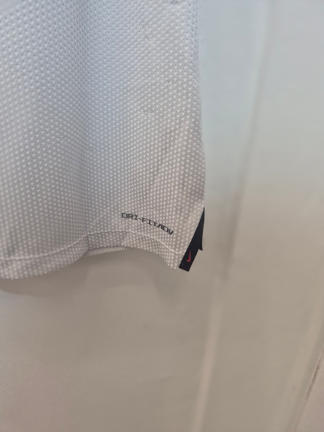 나이키 타이거우즈 컬렉션 DRI-FIT 골프 반팔
XL 
 상품이미지3