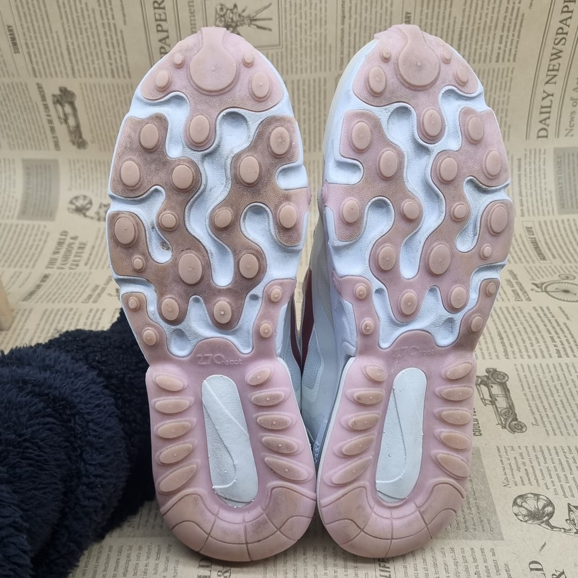 나이키 에어맥스270 리액트 여성운동화250 상품이미지3